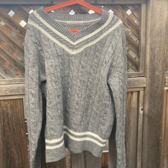 Grey and White Sweater - Picture 3 of 5